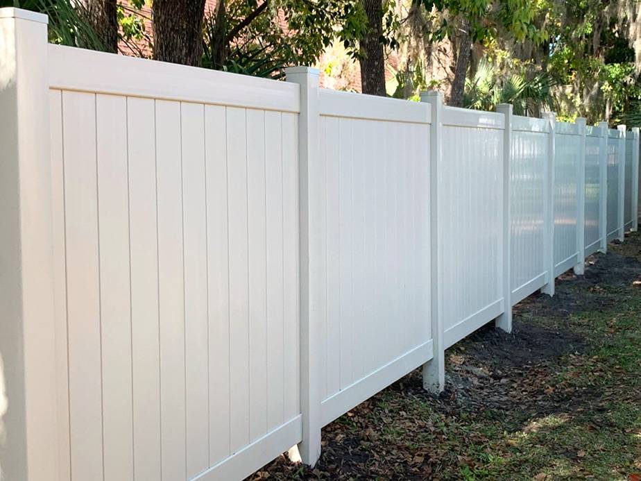 White Oak Georgia vinyl privacy fencing